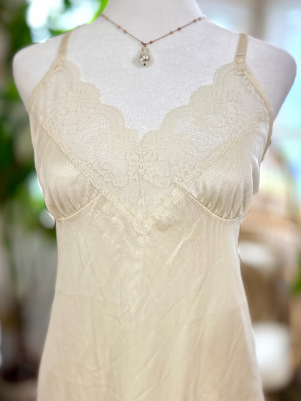 Vintage Ivory Satin Lace Nightgown Slip Dress Romantic Cottagecore Size 32 S - Picture 3 of 11
